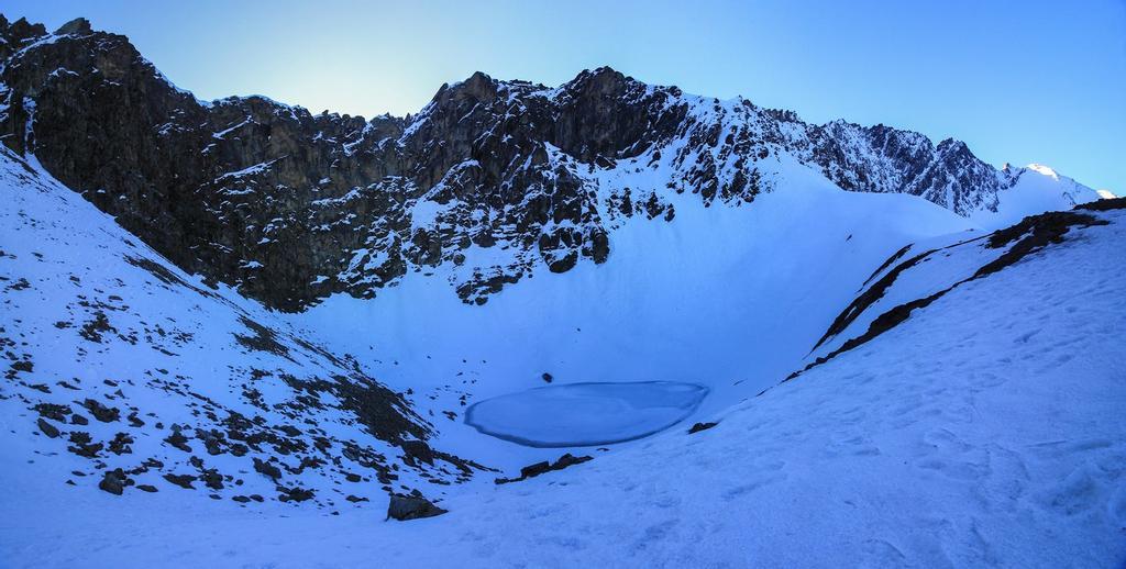 Vista del lago de los esqueletos, en India