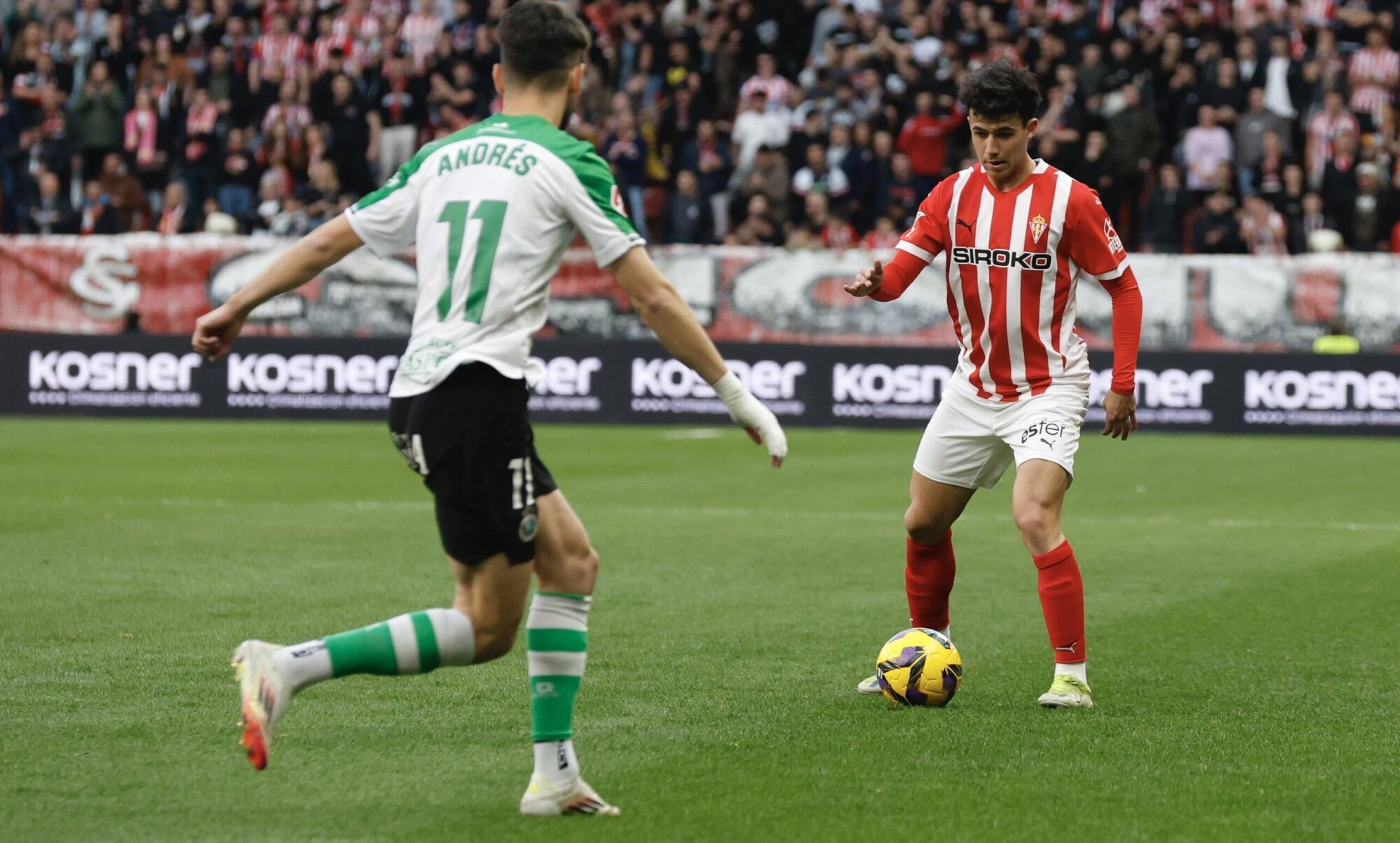EN IMÁGENES: Ambientazo en el Sporting-Racing de Santander disputado en El Molinón