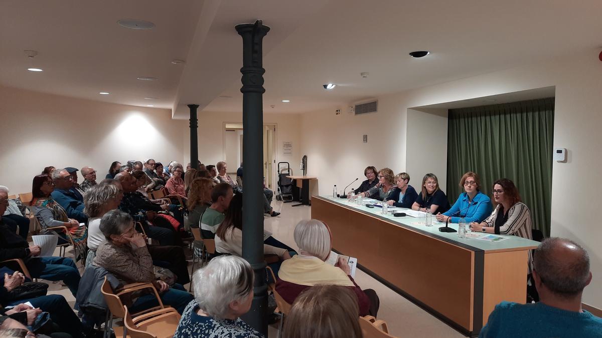 L'acte amb Montse Margarit, Matilde Muñoz, María José Carcelén, Núria Francisco, Anna Arrufat i Anna Valverde