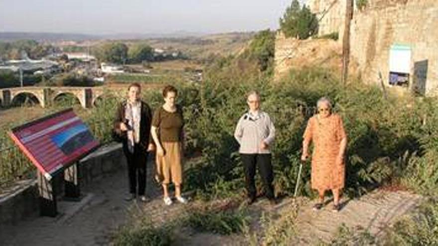 Vecinos de Coria urgen que se limpie la &#039;Barrera del cubo&#039;