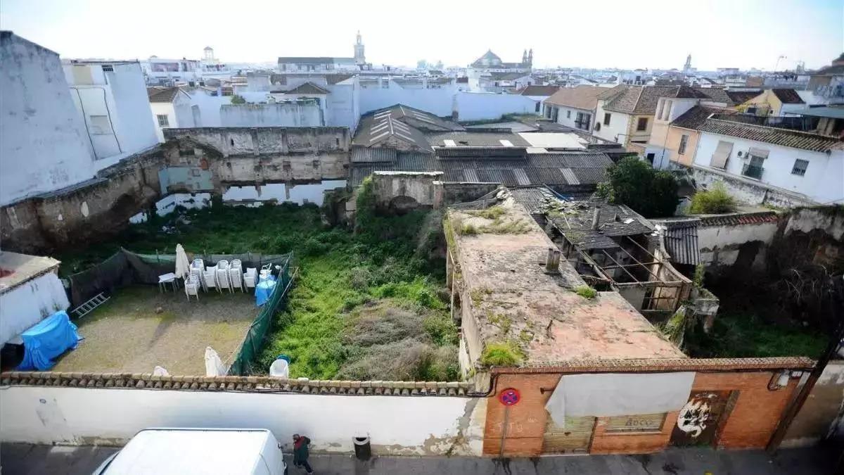 Vista aérea del solar municipal de la calle Costanillas. / CÓRDOBA