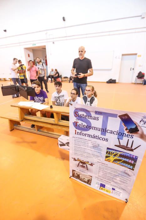 Taller de programación de drones en el IES El Palm