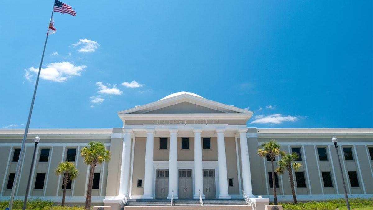 El Supremo de Florida inhabilita a un abogado que pidió sexo a reclusas