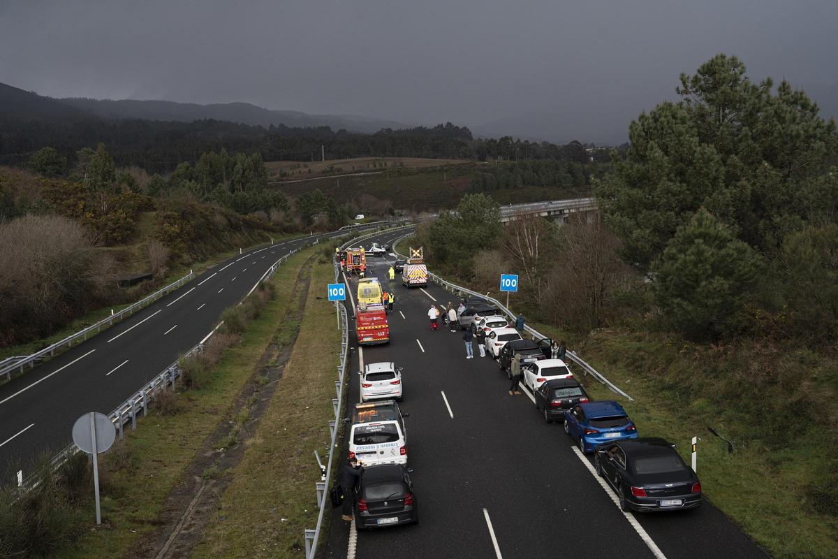 Accidente múltiple en la AP-52 con más de una decena de coches implicados