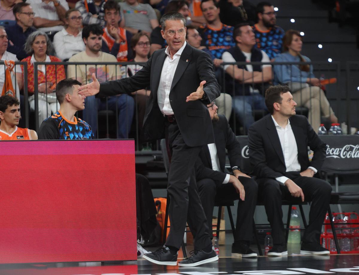 Pedro Martínez, en el último partido en el Roig Arena.