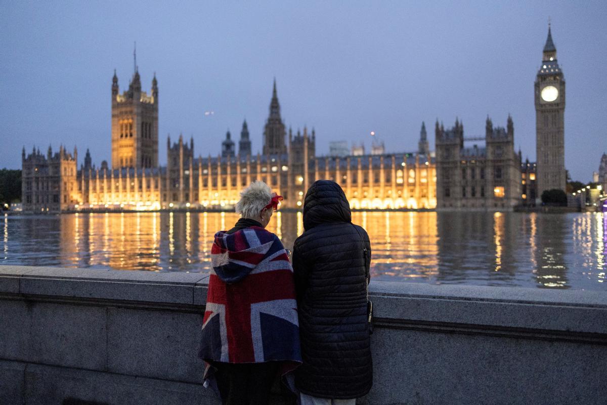 Rehearsal for Britains Queen Elizabeth funeral procession in London