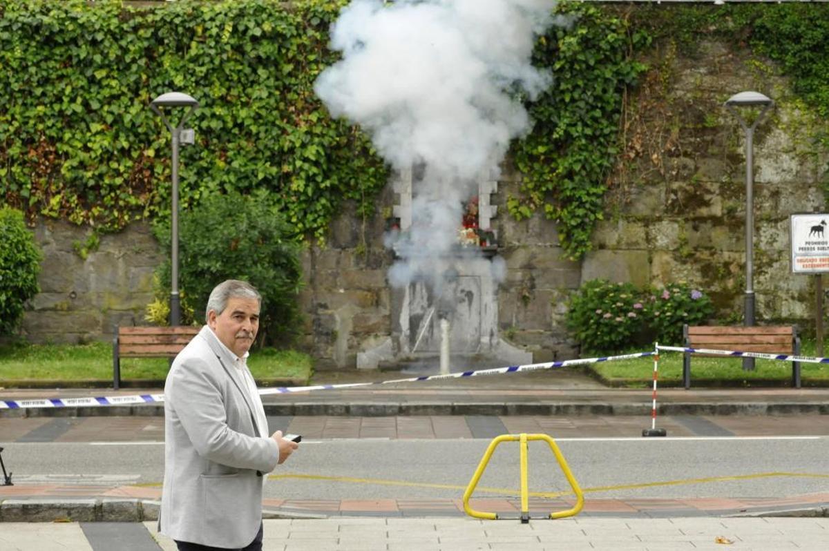 Mieres abre las fiestas de San Xuan con el "barrenazu" y el pregón de Paula Rojo