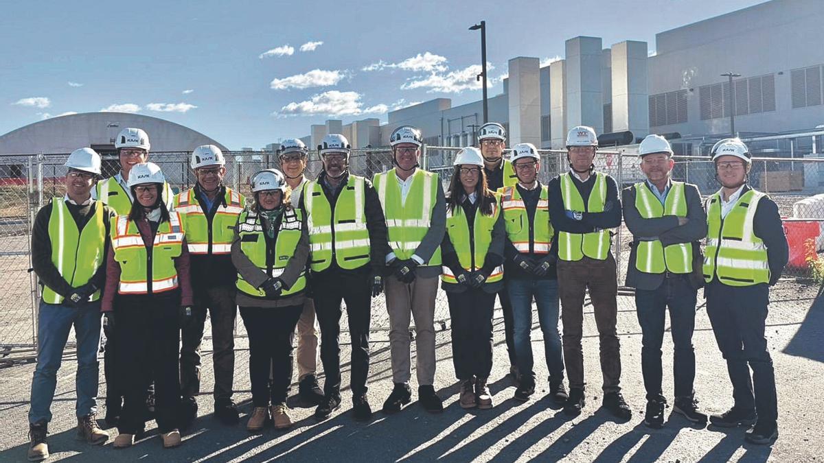 La delegación aragonesa en uno de los centros de datos visitados en Virginia.