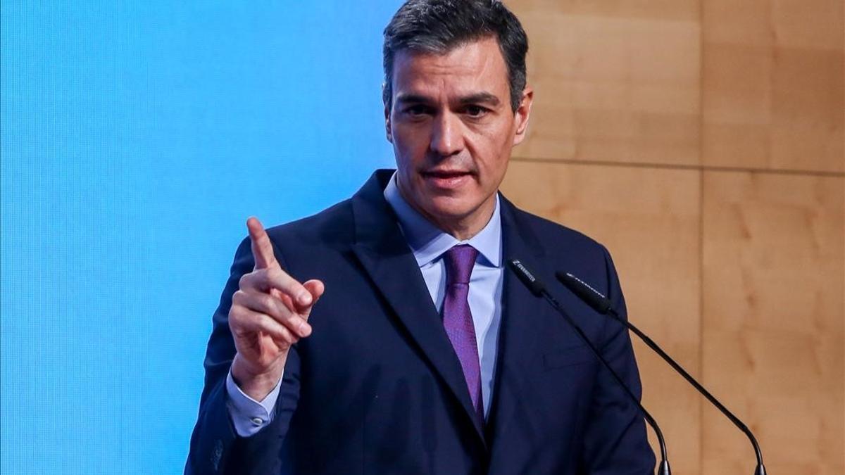 El presidente del Gobierno  Pedro Sanchez  presenta el Programa Misiones de Ciencia e Innovacion  en el Museo de Ciencia y Tecnologia (MUNCYT)  en Alcobendas  Madrid (Espana)  a 9 de diciembre de 2020  Se trata de un programa destinado a apoyar Iniciativas Estrategicas Sectoriales de Innovacion Empresarial en el marco del Programa Estatal de Liderazgo Empresarial en I D I del Plan Estatal de Investigacion Cientifica y Tecnica y de Innovacion 2017-2020   9 DICIEMBRE 2020 PEDRO DUQUE TERESA RIBERA PEDRO SANCHEZ NADIA CALVINO GOBIERNO POLITICA INNOVACION CIENCIA  EUROPA PRESS R Rubio POOL  09 12 2020