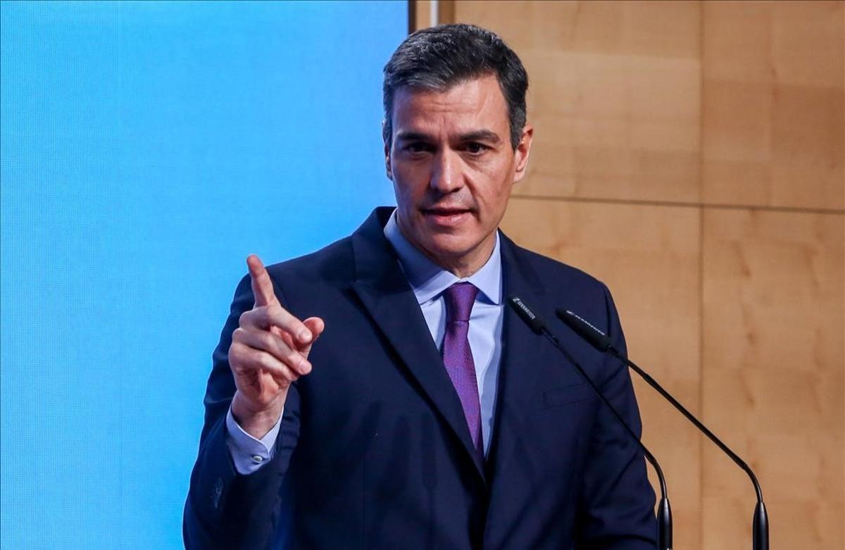 El presidente del Gobierno  Pedro Sanchez  presenta el Programa Misiones de Ciencia e Innovacion  en el Museo de Ciencia y Tecnologia (MUNCYT)  en Alcobendas  Madrid (Espana)  a 9 de diciembre de 2020  Se trata de un programa destinado a apoyar Iniciativas Estrategicas Sectoriales de Innovacion Empresarial en el marco del Programa Estatal de Liderazgo Empresarial en I D I del Plan Estatal de Investigacion Cientifica y Tecnica y de Innovacion 2017-2020   9 DICIEMBRE 2020 PEDRO DUQUE TERESA RIBERA PEDRO SANCHEZ NADIA CALVINO GOBIERNO POLITICA INNOVACION CIENCIA  EUROPA PRESS R Rubio POOL  09 12 2020