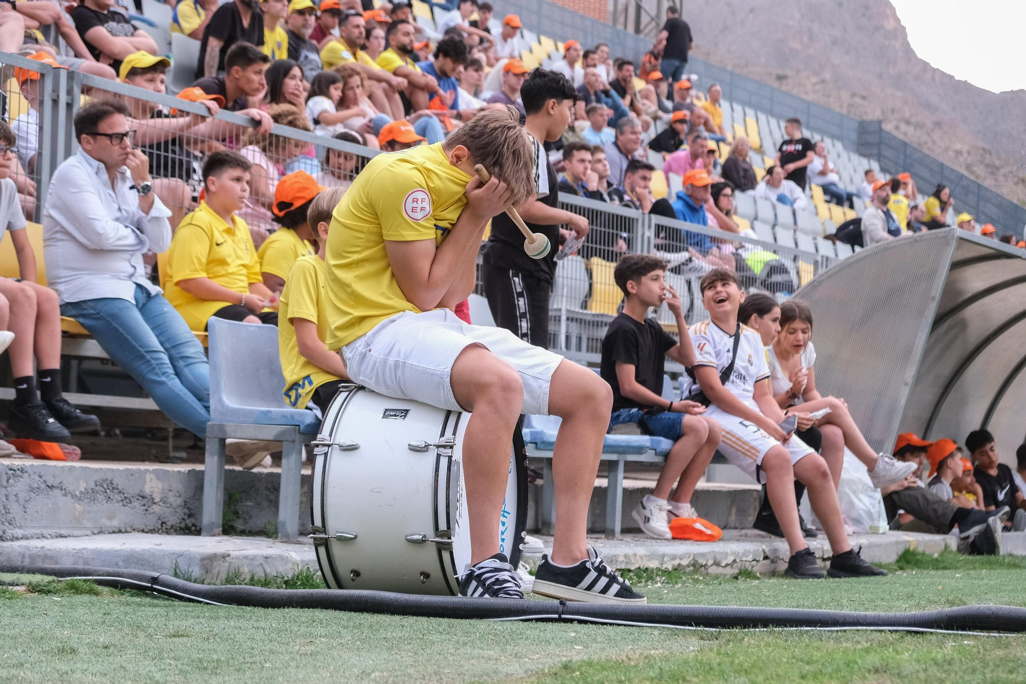 Así se ha vivido el Barakaldo - Orihuela en el estadio de Los Arcos