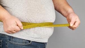 Las personas con síndrome metabólico y obesidad tienen mayor riesgo de sufrir una enfermedad hepática cuando consumen diariamente.