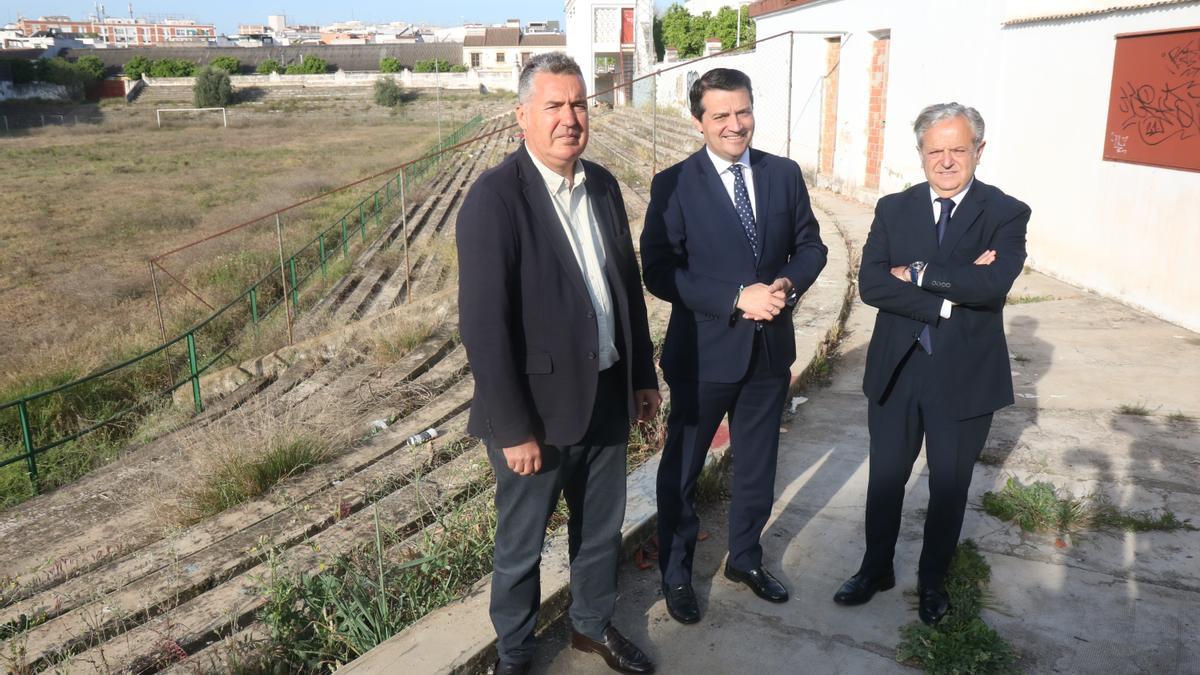 Torrejimeno, Bellido y Fuentes en la presentación de las obras en el estadio de San Eulogio.