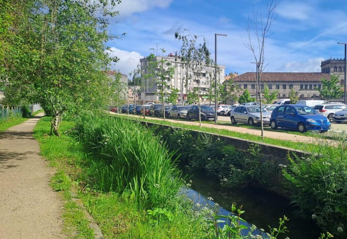 Zona en la que se construirá la pasarela del aparcamiento de Vilavella. | FDV