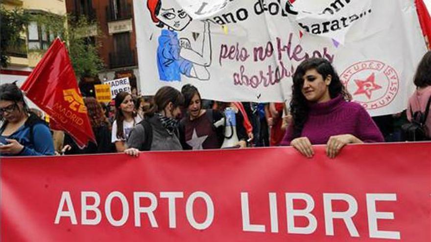 El nuevo Gobierno permitirá abortar a las jóvenes sin permiso paterno