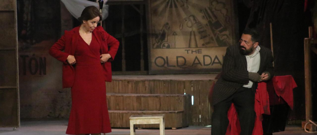 Representación teatral de '¡Ay Carmela!' en el Gran Teatro de Córdoba.