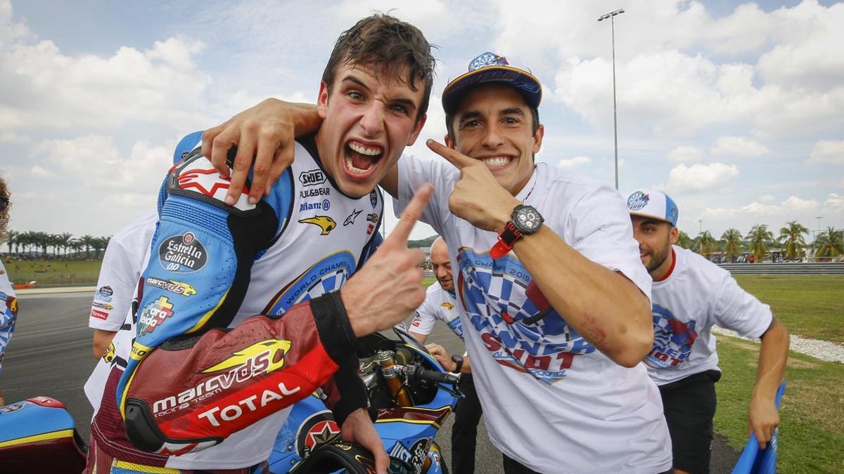 Àlex y Marc Márquez celebran el título