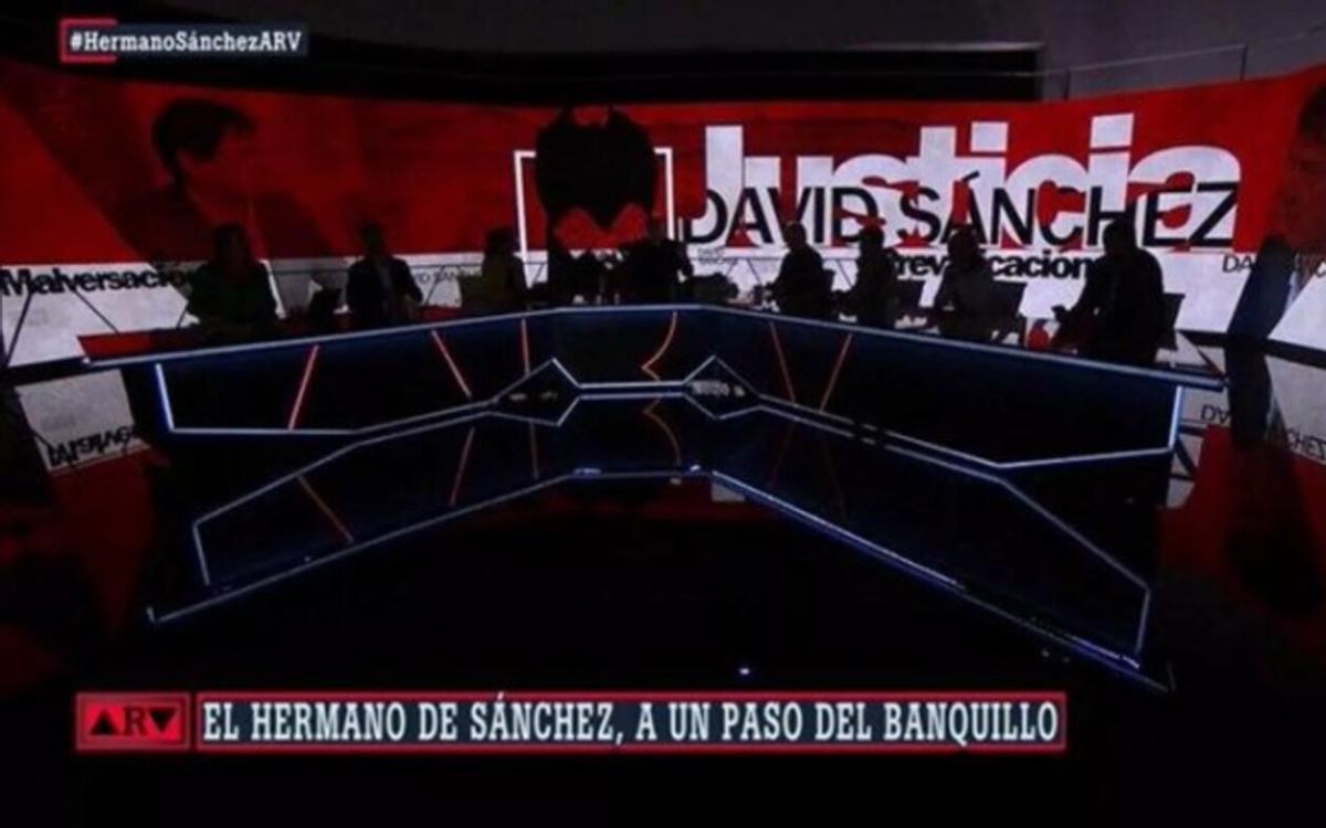 Momento inicial del apagón en el plató de 'Al Rojo Vivo'