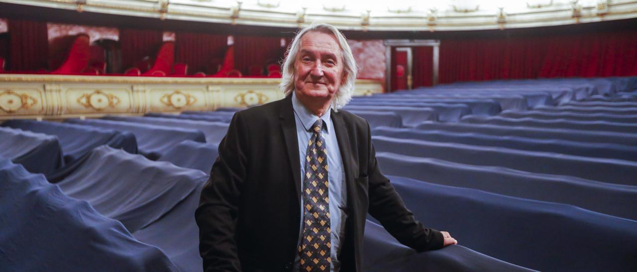 Juan Vicente Martínez Luciano en el Teatro Principal.