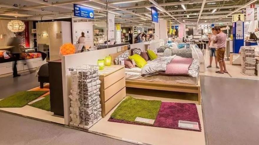 Ikea trae de vuelta su cabecero de madera que fue número 1 en ventas por su precio y facilidad de montaje