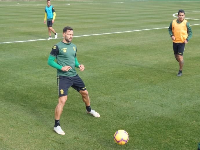 Fotos del entrenamiento de la UD Las Palmas en El Saler (24/01/2019)