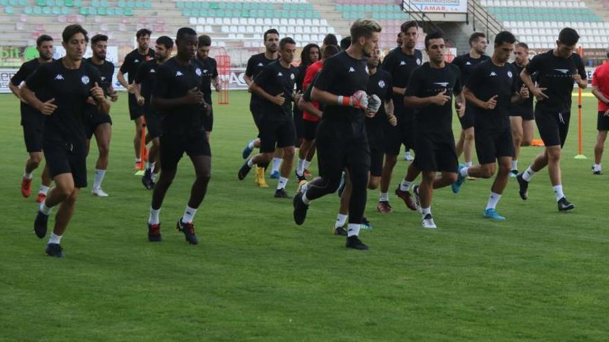 La plantilla, entrenando en el Ruta de la Plata