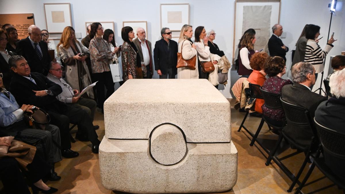 En imágenes | Exposición 'Eduardo Chillida. Soñar el espacio' en la Lonja