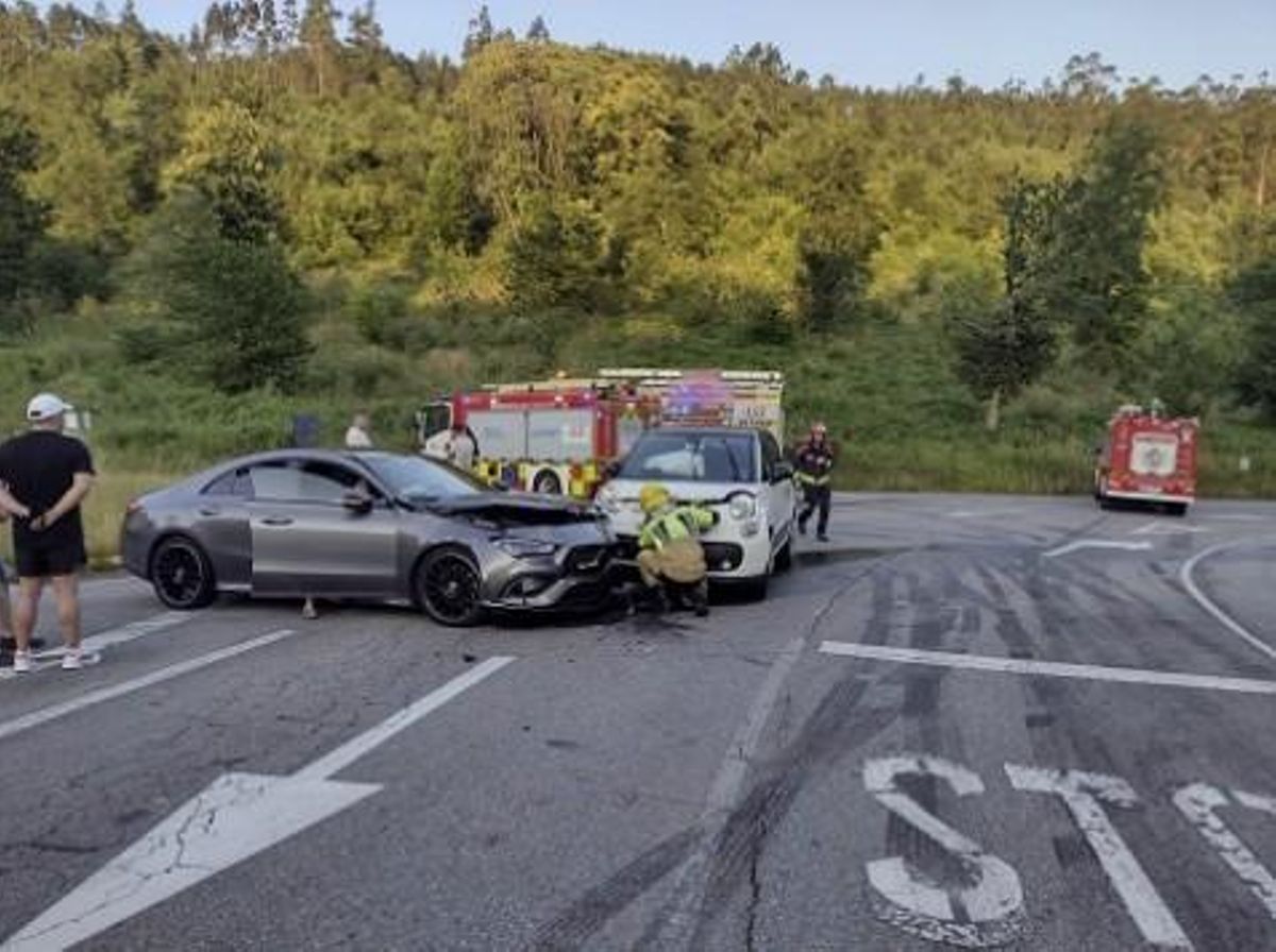 El accidente tuvo lugar en el cruce de Confurco, en Lousame