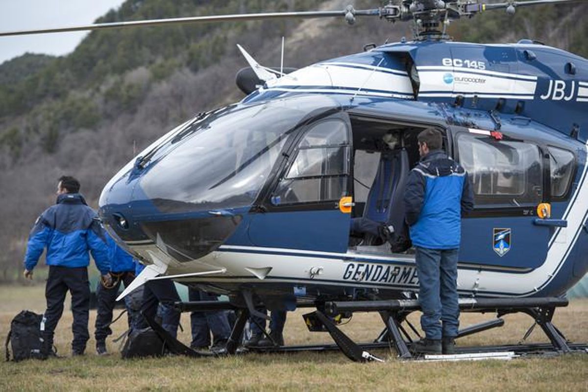 Els equips d’emergència han reprès a primera hora les feines de rescat.