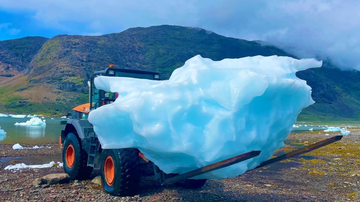 El trozo de hielo pesa 15 toneladas