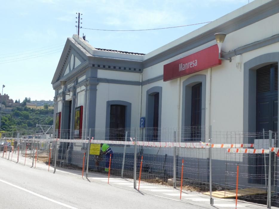 Obres al vestíbul de la Renfe