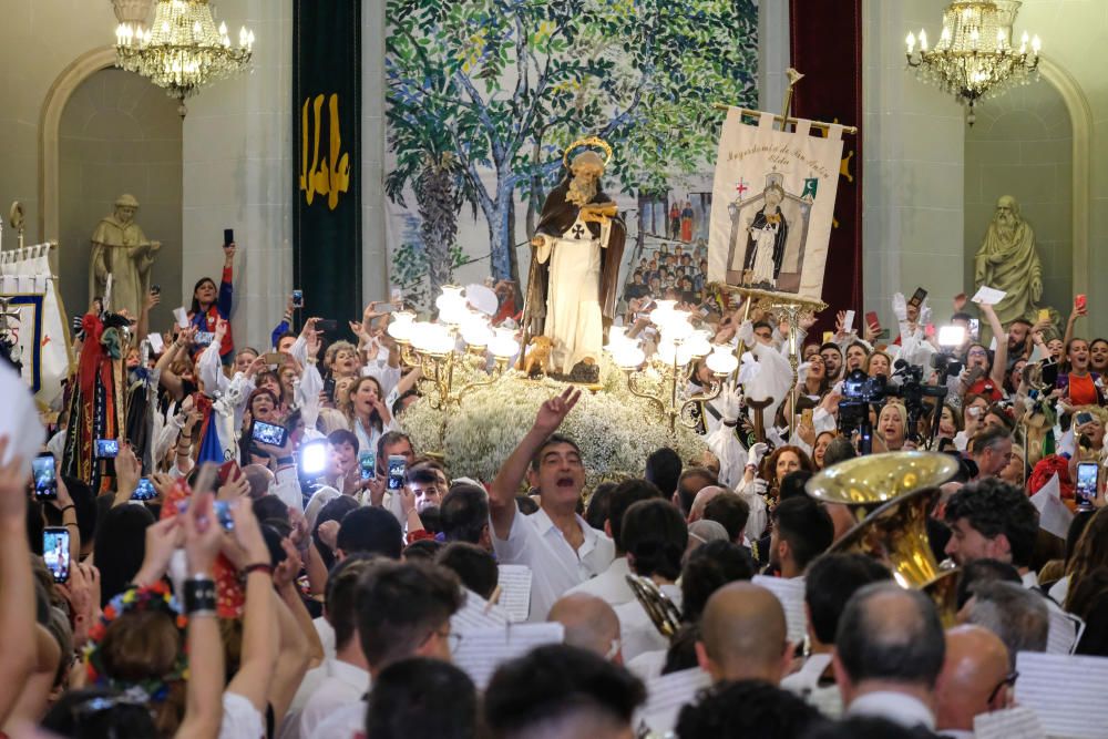 Traslado del santo en los Moros y Cristianos de Elda