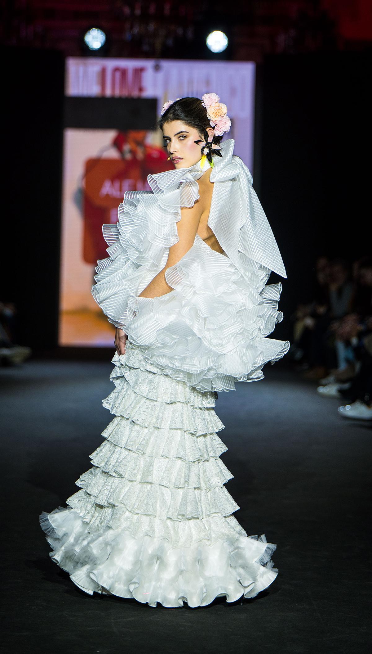 Desfile de Prodetur, la agencia de turismo de la Diputación de Sevilla, en We Love Flamenco.