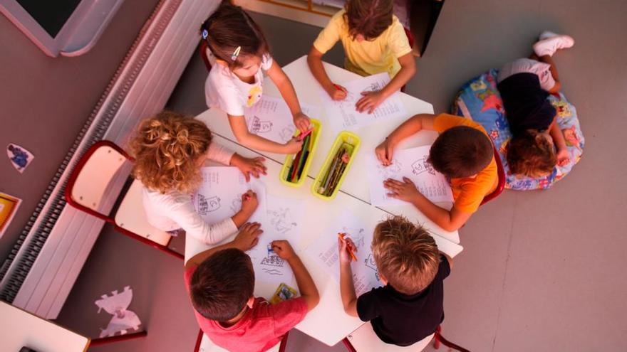 Primer día de la jornada continua en el CEIP l&#039;Olivera de l&#039;Eliana.