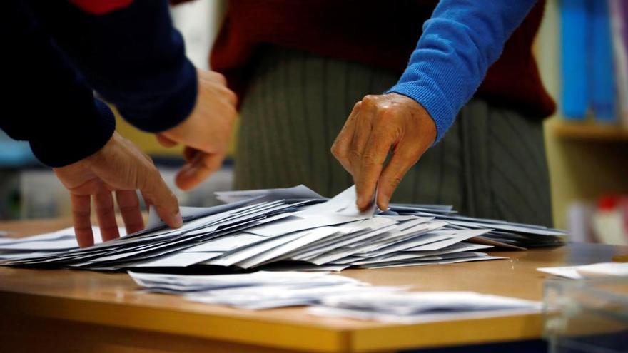 Andalucía cierra los colegios electorales en una jornada con pocos incidentes