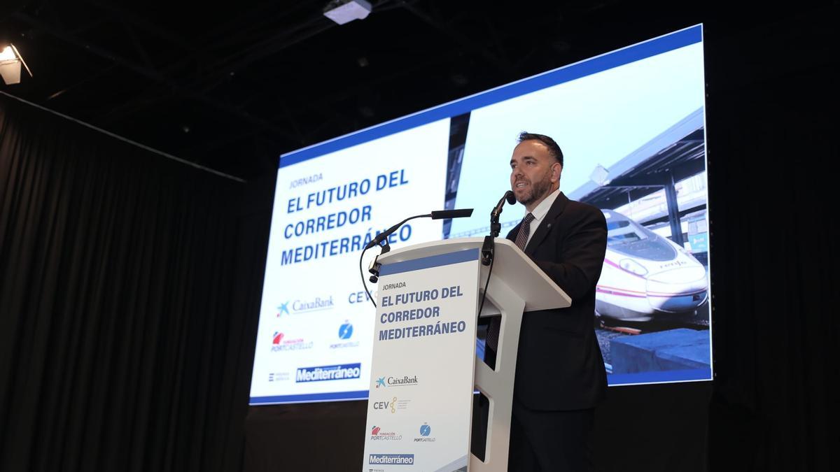 Rafa Simó, presidente de PortCastelló, durante su intervención en la jornada del Corredor