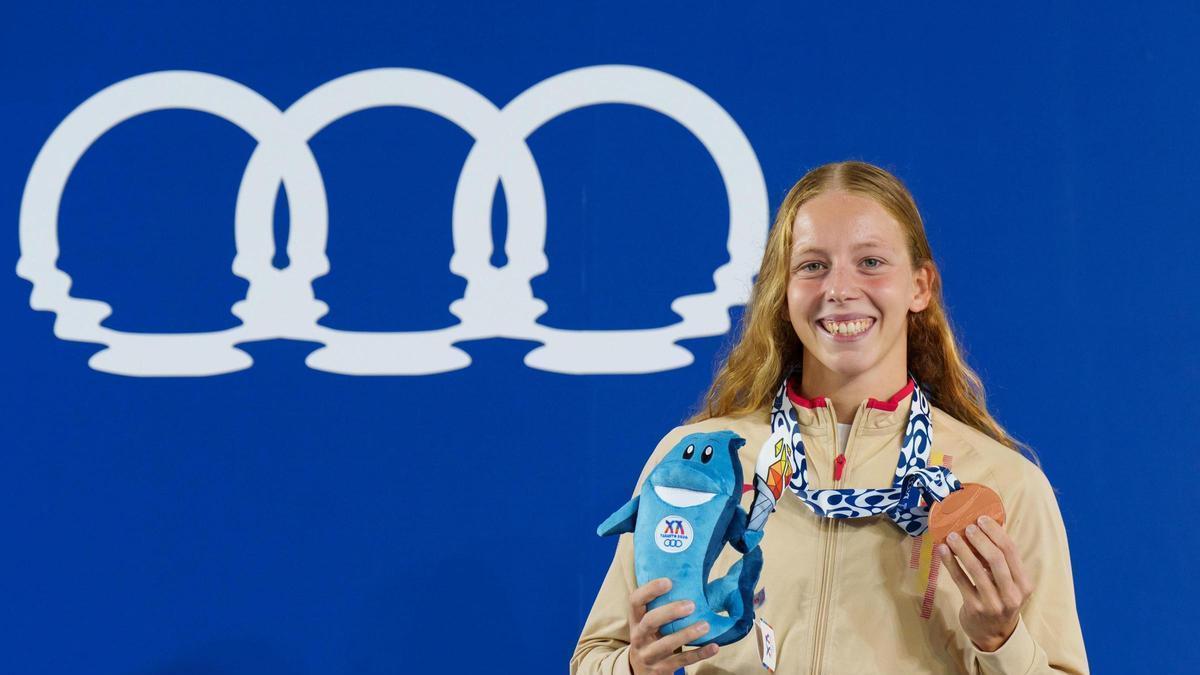 La nadadora española Paula González con su bronce en 400 estilos de los Juegos Mediterráneos