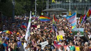 Decenas de miles de personas marchan en el Orgullo de Budapest desafiando a Orbán