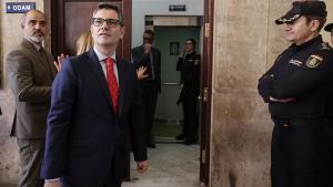 El ministro Féliz Bolaños visita la Oficina de Denuncias y Atención a la Mujer en Valencia