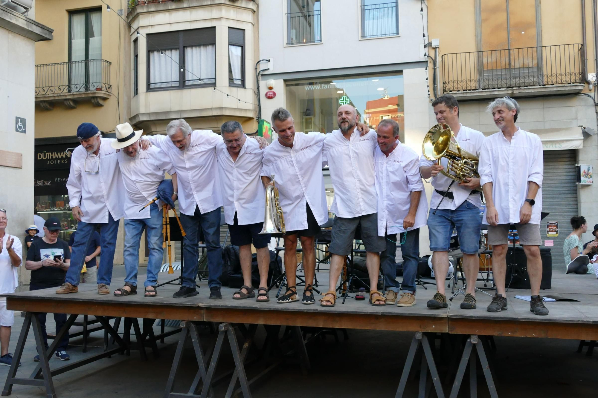 Els gegants de Figueres animen les Festes de Sant Pere amb el ball del seguici i una exposició