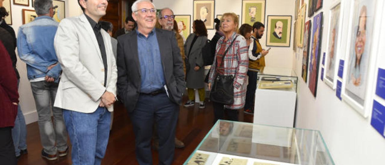 Visitantes durante la inauguración ayer de la exposición &#039;Se nos fue el baifo&#039; en la Casa-Museo Poeta Tomás Morales en la Villa de Moya.