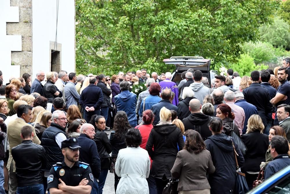 Entierro y funeral del niño hallado muerto en Oza