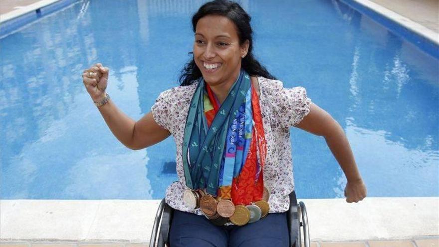 Teresa Perales y Amado Franco reciben medalla de oro al Mérito en el Trabajo