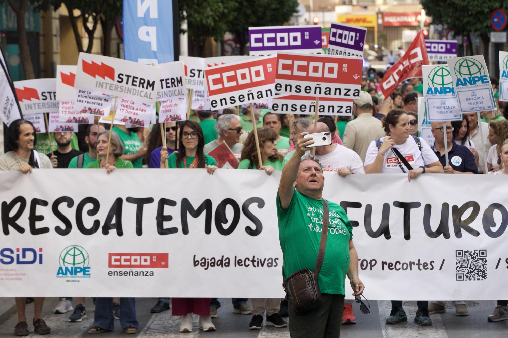 Manifestación en defensa de la educación pública en Murcia