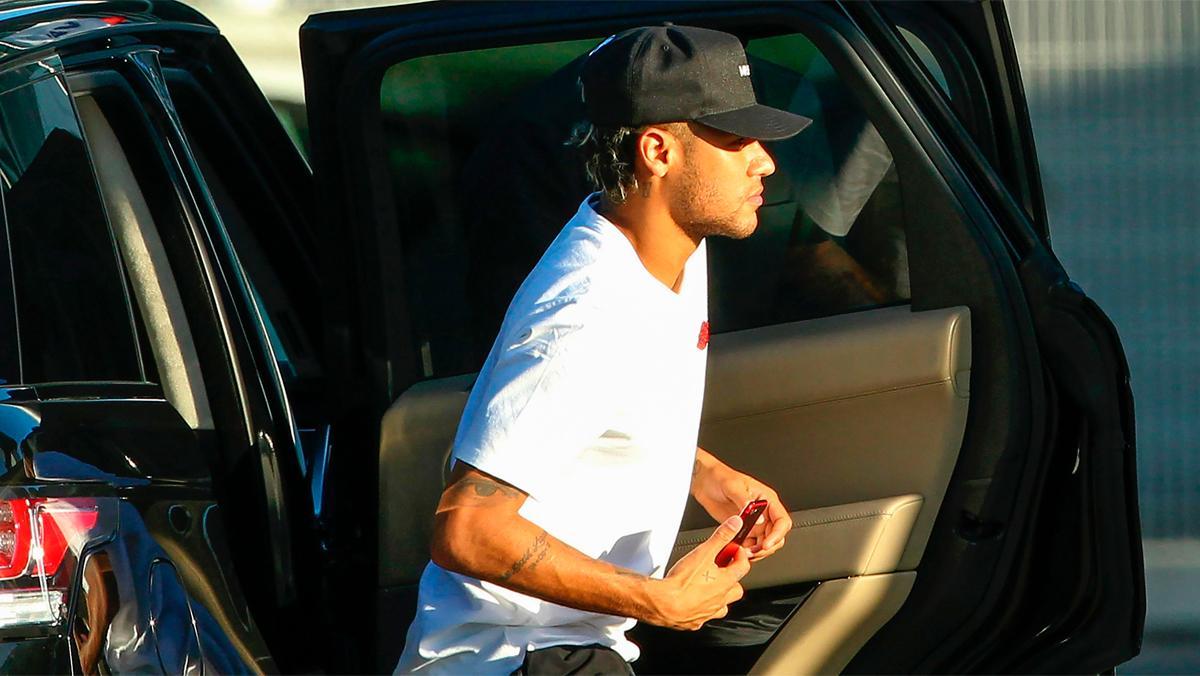 Neymar, a l’arribar a Porto.