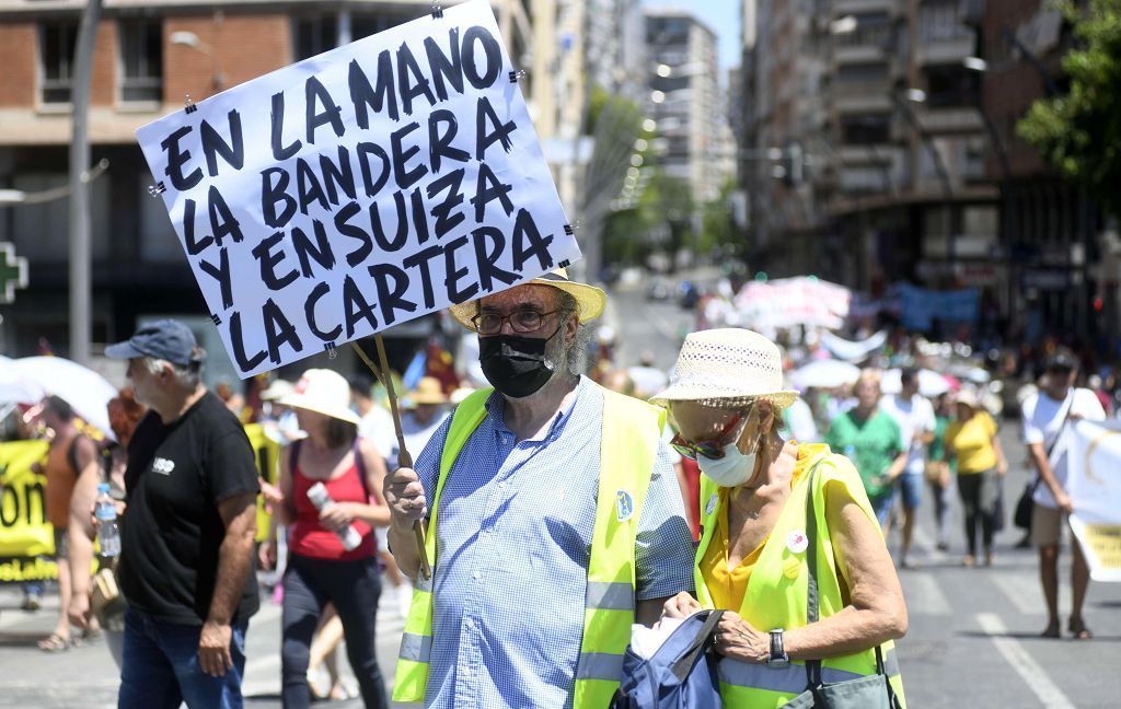 Las mareas se echan a la calle en el Día de la Región de Murcia