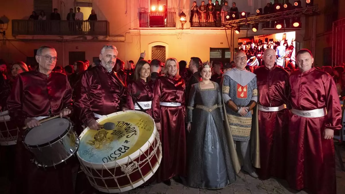 La Rompida de la Hora de Almassora reúne a 300 tambores con los Cavallers de la Conquesta como grandes invitados