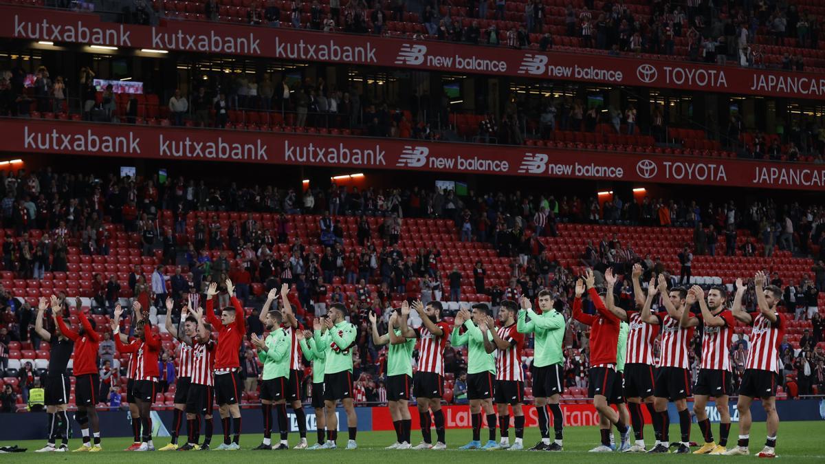 Los jugadores del Athletic Club dedicaron su triunfo a San Mamés.