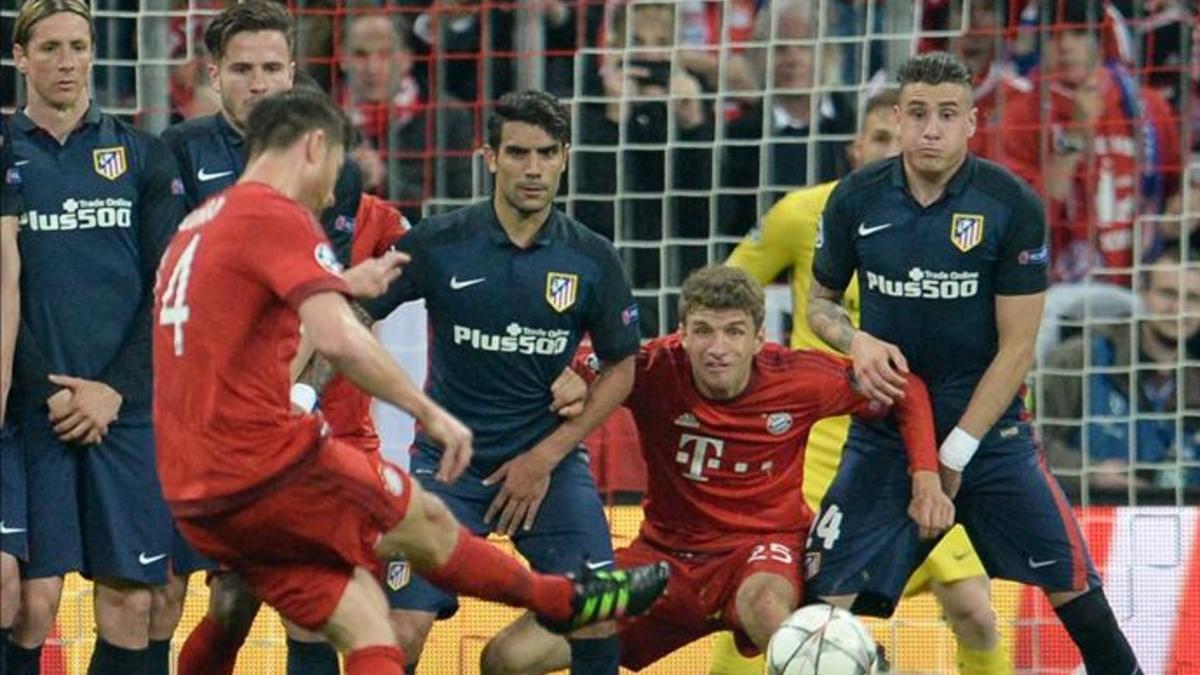 Xabi Alonso abrió el marcador con este lanzamiento de falta