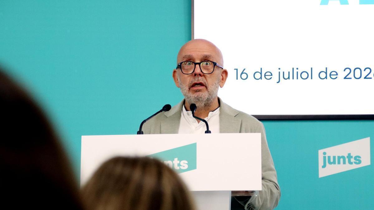 L'advocat Gonzalo Boye en una roda de premsa a la seu de Junts
